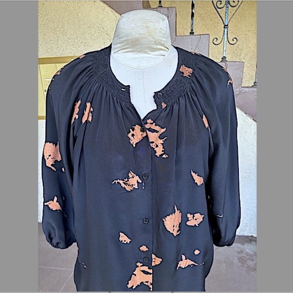 TUCKER "The Classic" Silk Print Button Up 3/4 Length Sleeve Blouse NWOT/sz M - Picture 5 of 15